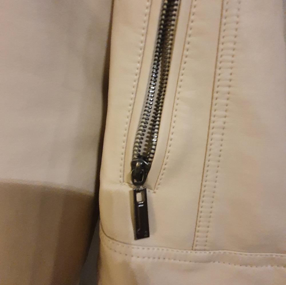 Jacket - Picture 2 of 9